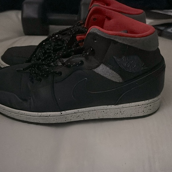 Jordan 1 OFFERS ACCEPTED size 10 men only wore once - Picture 1 of 3